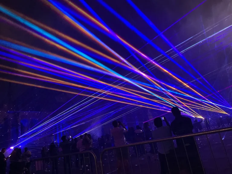 Coventry welcomes the Queen's Baton Relay with spectacular laser show